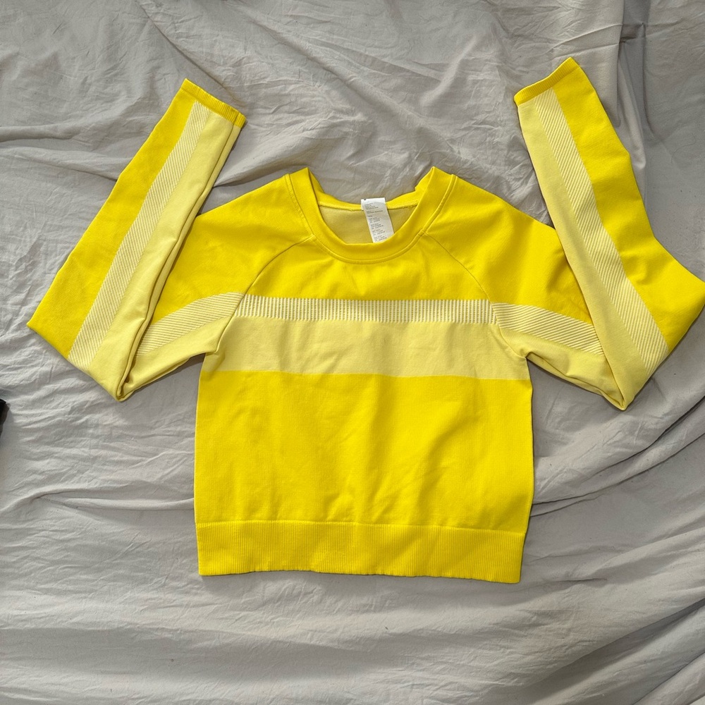 Fabletics Workout Outfit - Picture 13 of 13